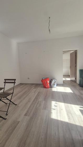 Casă individuală cu 3 camere cu Teren 200 Mp în Lacul Tei
