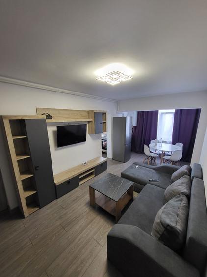 Garsonieră decomandată în Casa Cărții