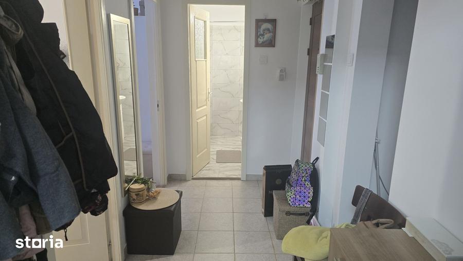 Apartament cu 2 camere decomandat în Piața Centrală