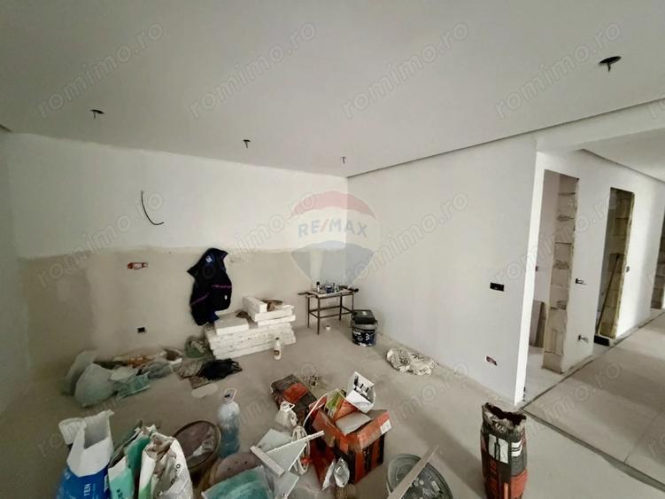 Casă cu 4 camere cu Teren 418 Mp în Golești
