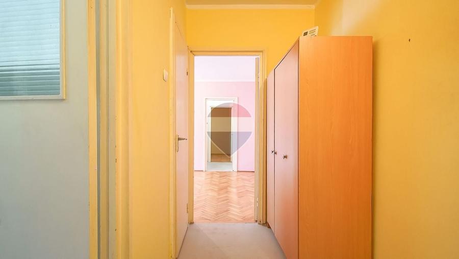Apartament cu 2 camere semidecomandat în Calea București