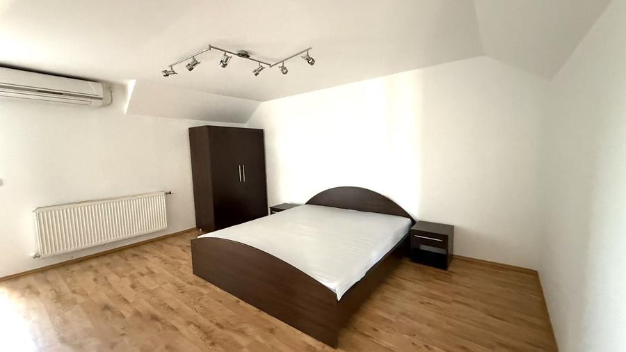 Apartament cu 4 camere decomandat, mobilat în Girocului
