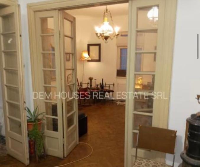 Casă cu 3 camere cu Teren 100 Mp în Unirii