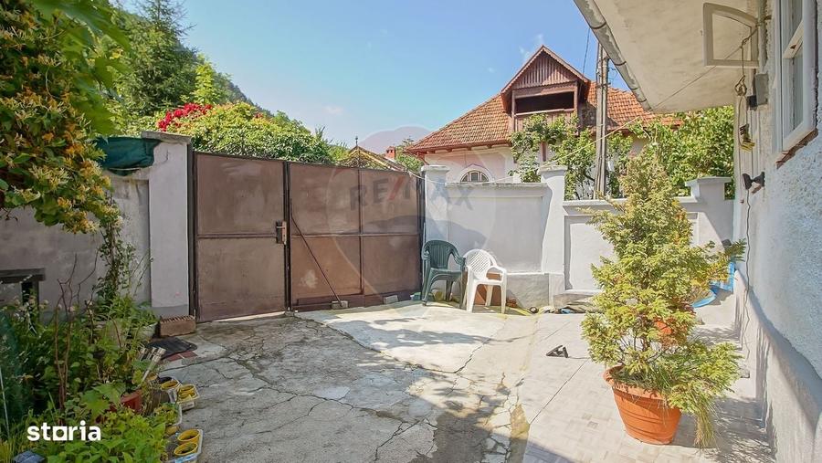 Casă cu 3 camere în Schei