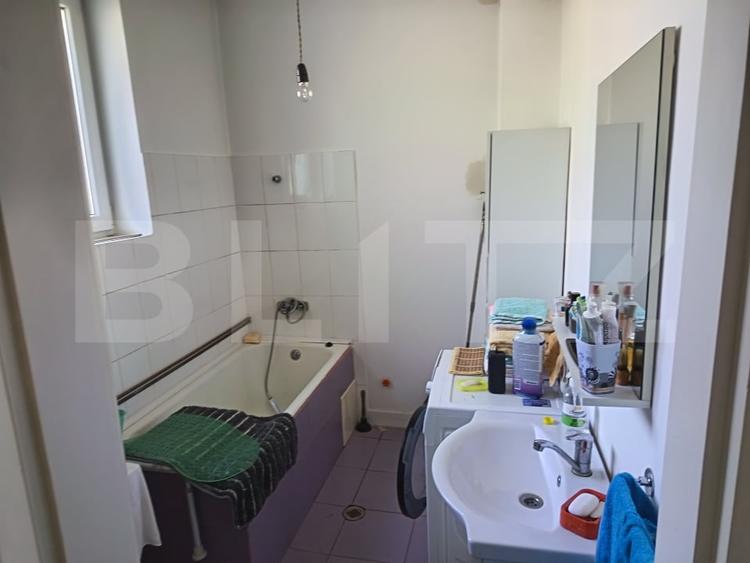 Casă individuală cu 2 camere cu Canalizare în Central