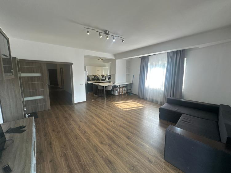 Apartament cu 3 camere decomandat în 13 Septembrie