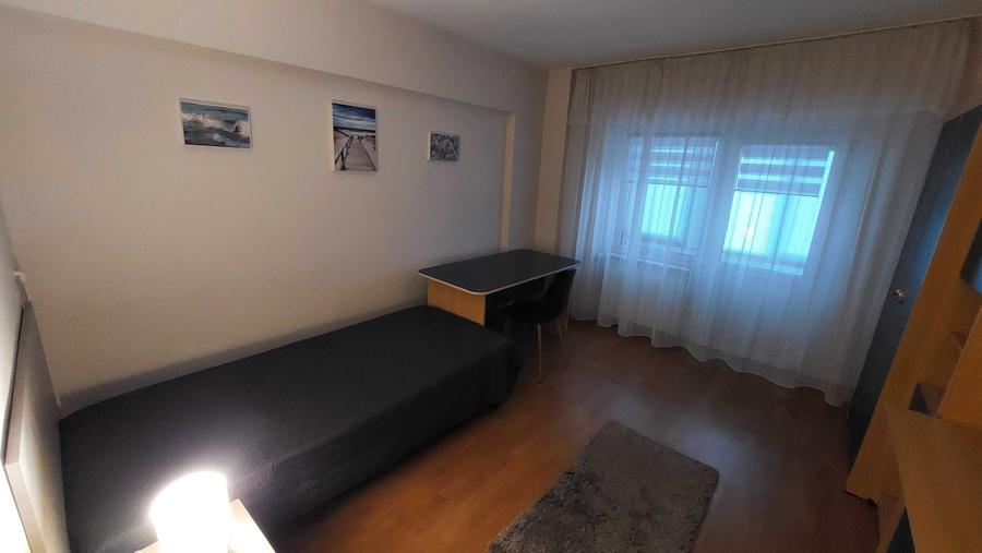 Apartament cu 4 camere decomandat în Păcurari