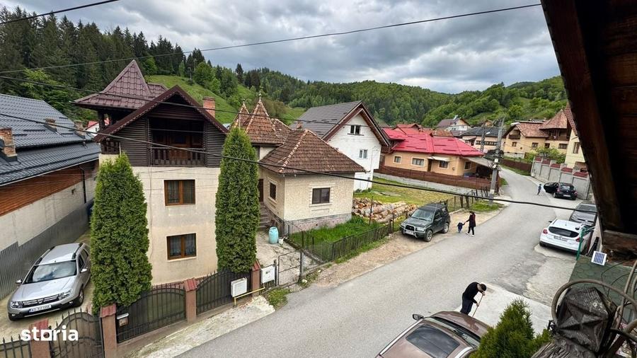 Casă cu 4 camere în Rucăr