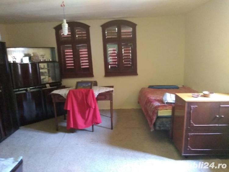 Casă cu 3 camere cu Teren 3052 Mp în Crivobara