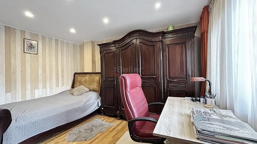 Casă individuală cu 7 camere cu Piscina în Craiter