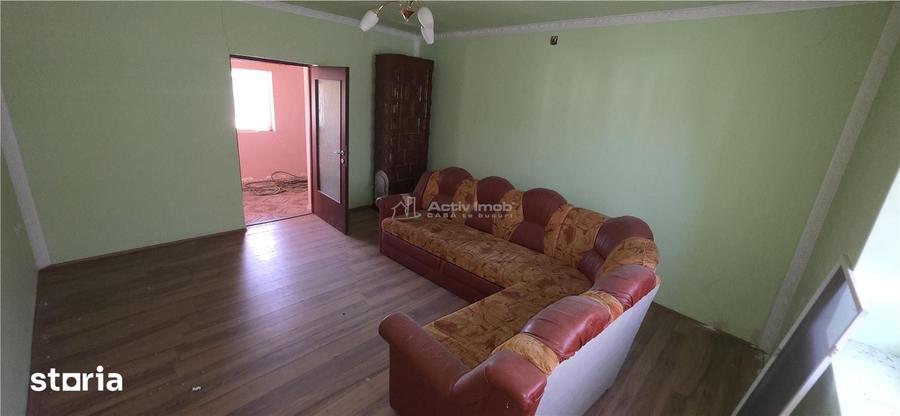 Casă cu 4 camere cu Teren 1720 Mp în Central