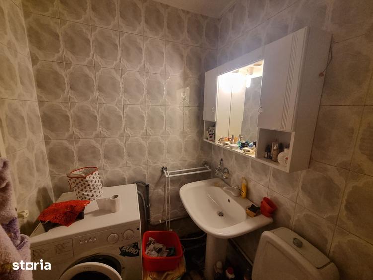 Apartament cu 4 camere decomandat în Delfinariu