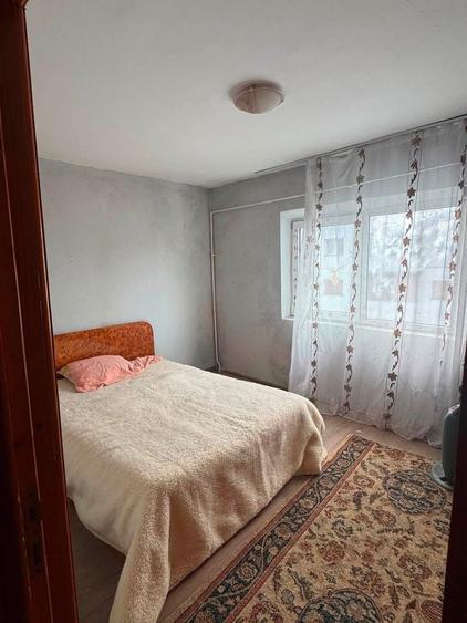 Apartament cu 2 camere semidecomandat în Piața