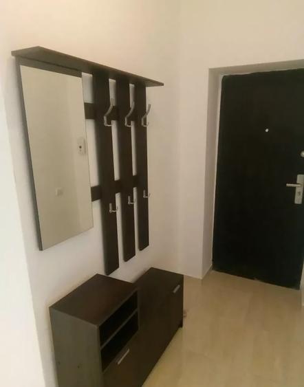 Apartament cu 2 camere decomandat, mobilat în Păcii