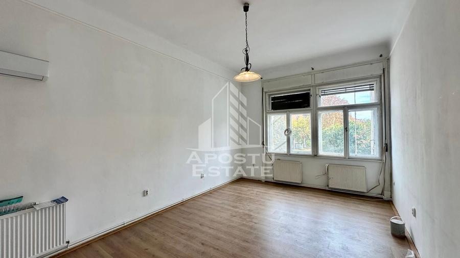 Apartament cu 2 camere decomandat, mobilat în Elisabetin
