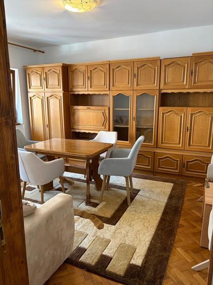 Apartament cu 4 camere decomandat în Exterior Vest