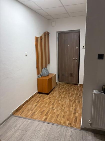 Garsonieră decomandată, mobilată în Independenței
