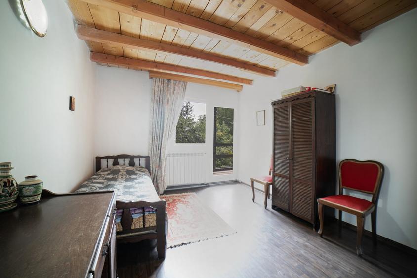Casă individuală cu 5 camere cu Teren 1364 Mp în Brebu