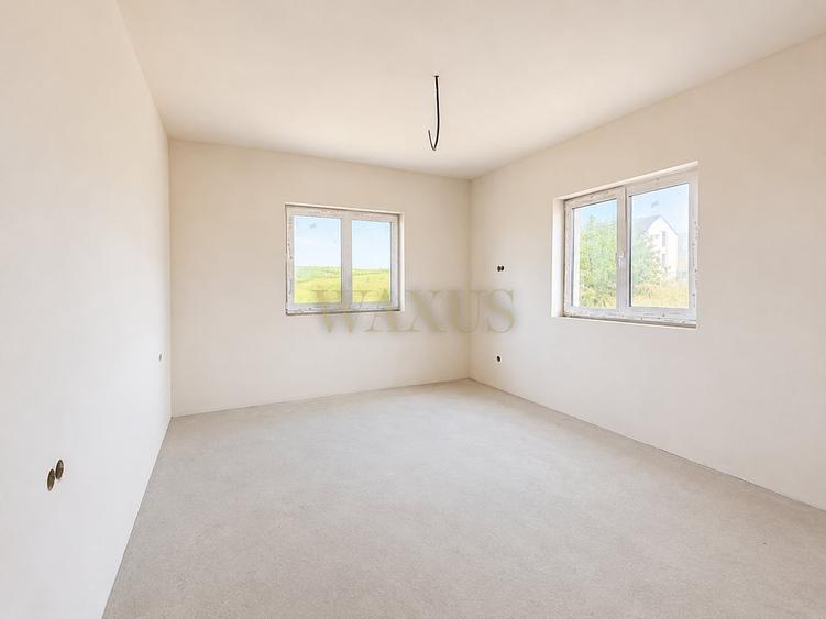 Duplex cu 4 camere cu Canalizare în Chinteni