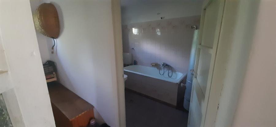 Casă individuală cu 4 camere cu Canalizare în Central