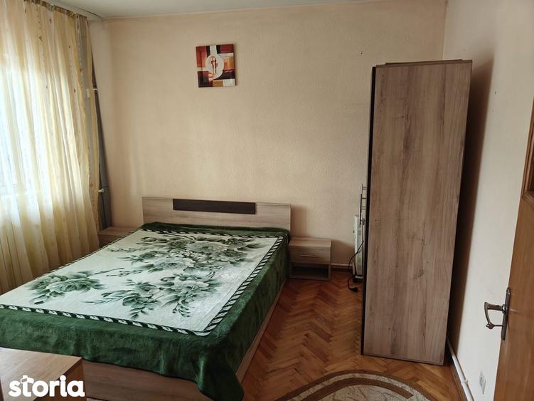 Apartament cu 3 camere, mobilat în Casa de Cultură