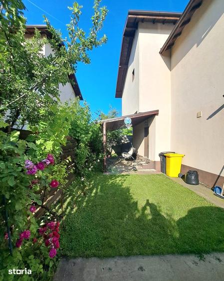 Casă cu 4 camere cu Teren 198 Mp în Domnești