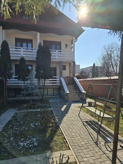 Casă cu 4 camere în Românești