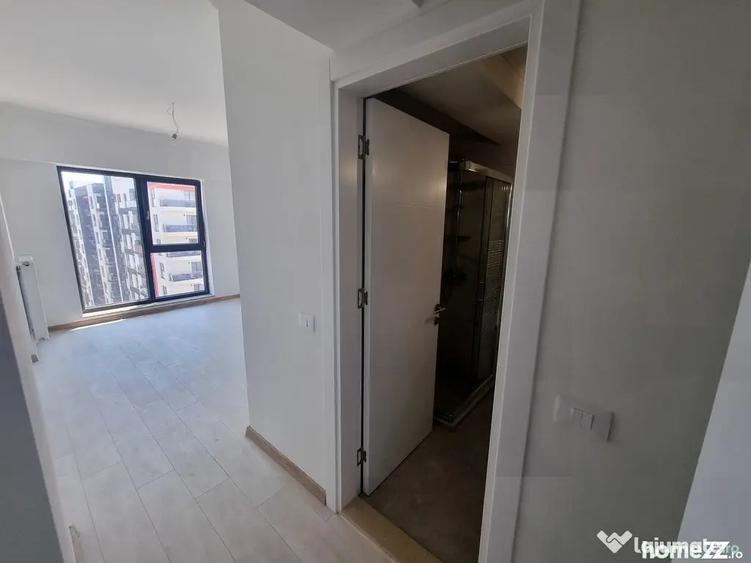 Apartament cu 3 camere decomandat în Energia