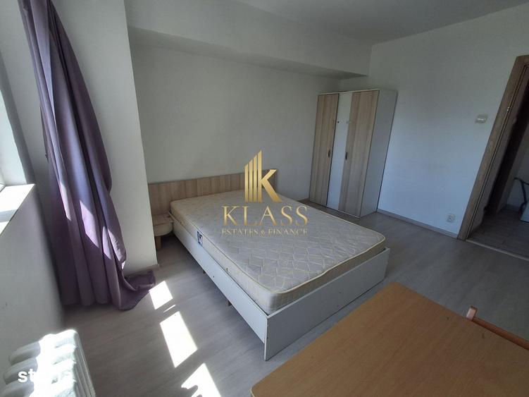 Apartament cu 3 camere semidecomandat în Colentina