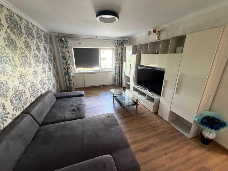 Apartament cu 2 camere decomandat în Exterior Vest