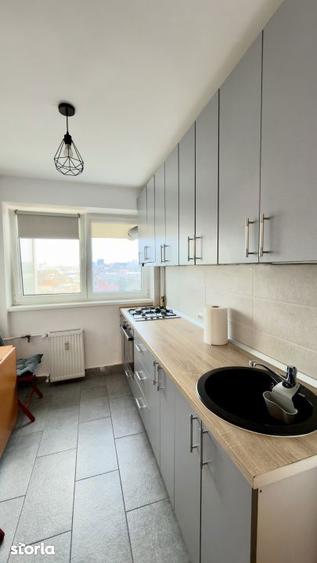 Apartament cu 3 camere, mobilat în Vitan