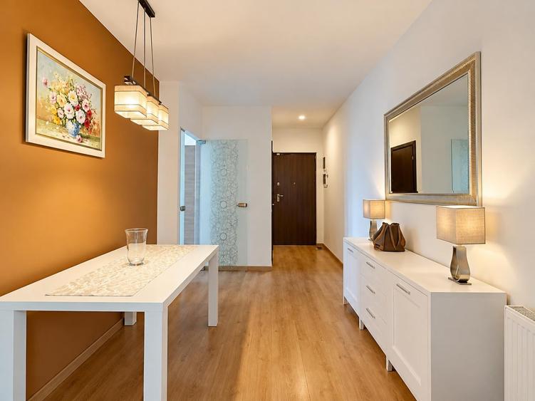 Apartament cu 4 camere semidecomandat, mobilat în Pipera