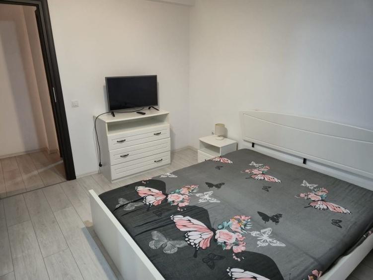 Apartament cu 2 camere decomandat în Apărătorii Patriei
