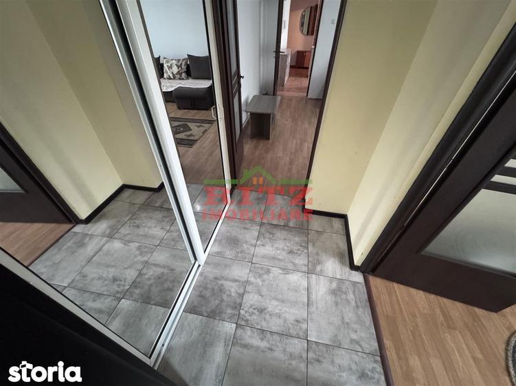 Apartament cu 3 camere semidecomandat în Ultracentral