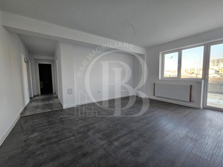 Apartament cu 3 camere semidecomandat în Theodor Pallady