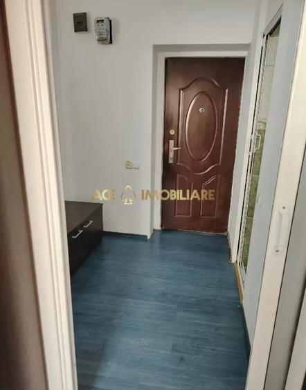 Garsonieră decomandată, mobilată în Lipscani