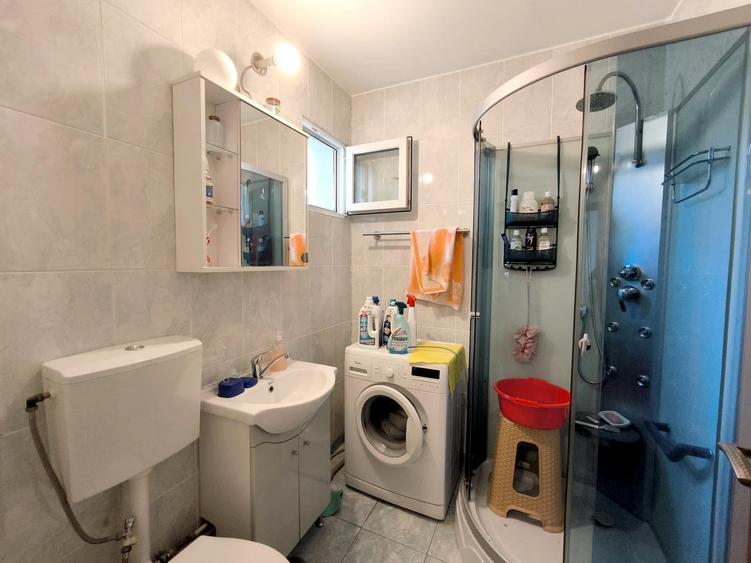 Apartament cu 2 camere decomandat în Drumul Taberei