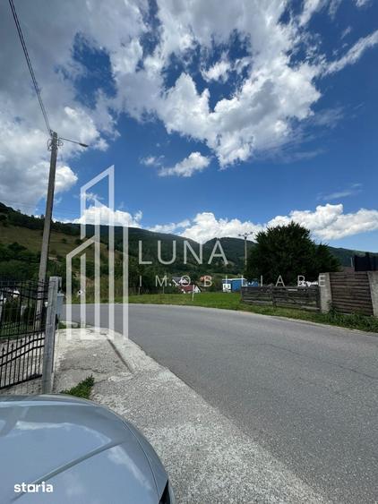 Teren de 1000 mp, în Moieciu