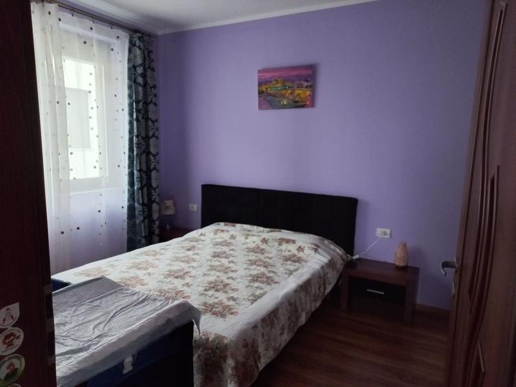 Apartament cu 3 camere decomandat în Soarelui