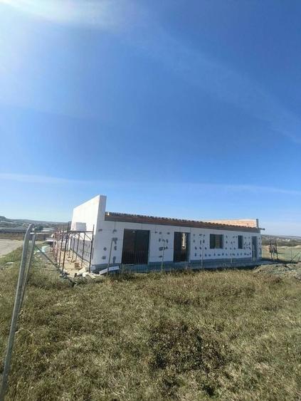 Casă cu 3 camere în Hereclean