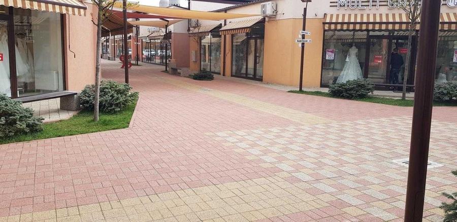 Spațiu comercial, în Central