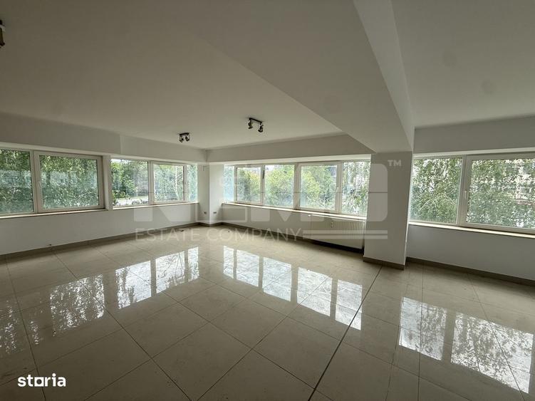 Spațiu comercial, de 120 mp, în Rădăuți