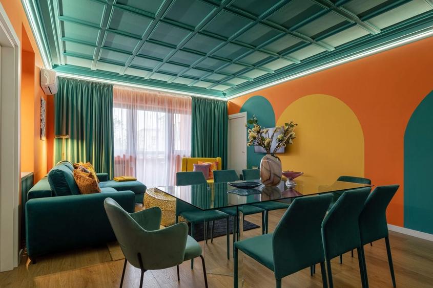 Apartament cu 4 camere, mobilat în P-ța Universității