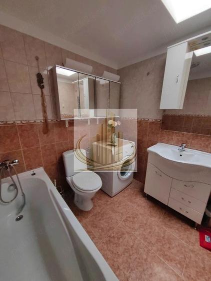 Casă cu 4 camere cu Canalizare în Dumbrăvița