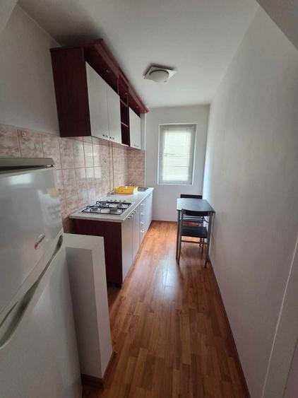 Apartament cu 2 camere semidecomandat în Romanilor