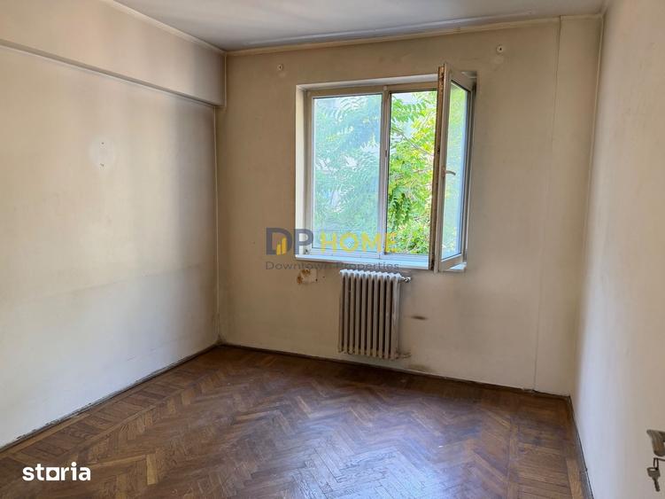 Apartament cu 3 camere semidecomandat în Centrul Civic