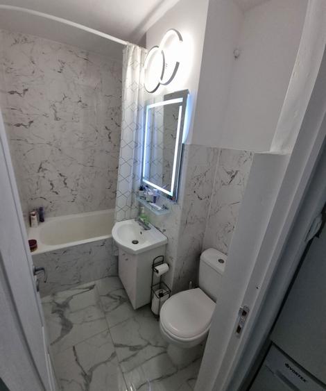 Apartament cu 3 camere decomandat în Unirii Nord