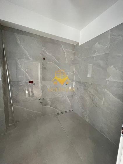 Apartament cu 7 camere semidecomandat în Central