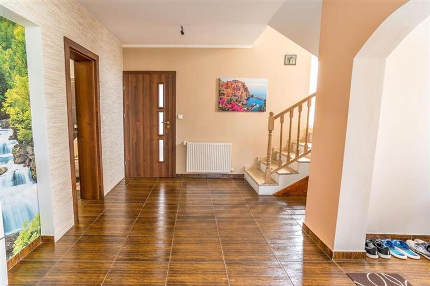 Casă individuală cu 4 camere cu Canalizare în Apahida