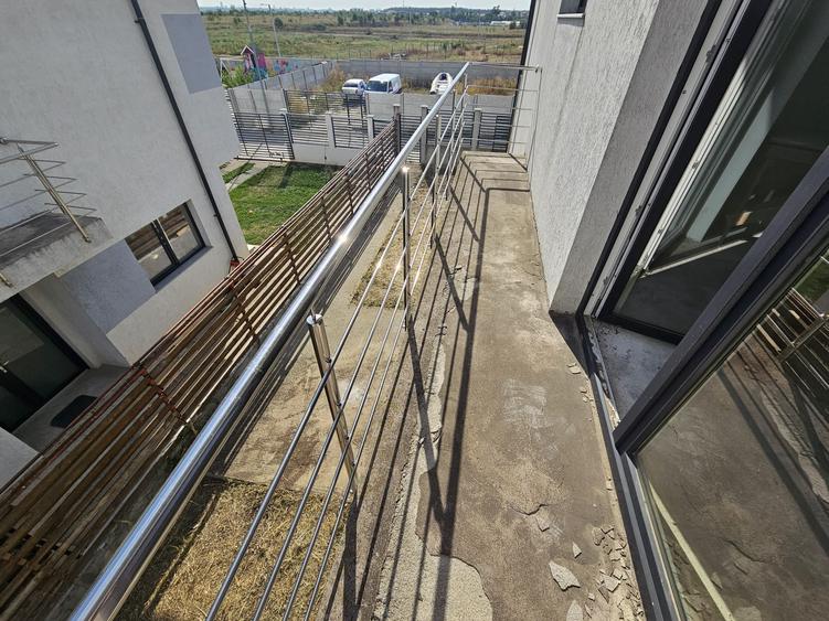 Duplex cu 5 camere cu Canalizare în Chiajna
